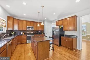 15929 Eagle Feather Dr, Woodbridge, VA 22191 - Photo 3