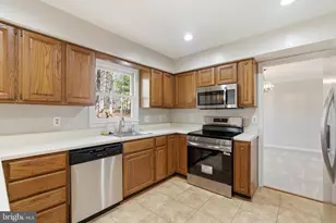 15470 Cheal Ct, Haymarket, VA 20169 - Photo 17
