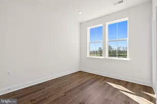 596 Watermans Dr, Woodbridge, VA 22191 - Photo 31