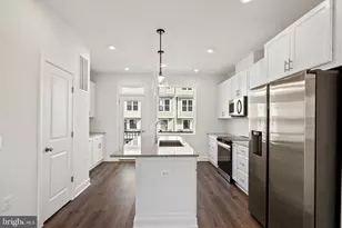 596 Watermans Dr, Woodbridge, VA 22191 - Photo 13