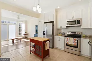 6965 Manahoac Pl, Gainesville, VA 20155 - Photo 5