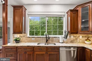 10344 Plum Tree Ct, Manassas, VA 20110 - Photo 7