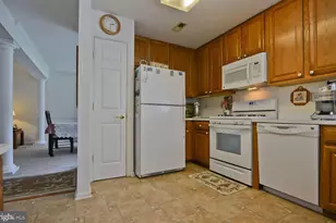 13195 Quade Ln, Woodbridge, VA 22193 - Photo 9