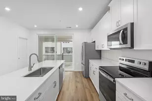 2546 Neabsco Common Pl, Woodbridge, VA 22191 - Photo 13