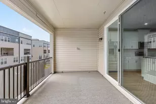 2546 Neabsco Common Pl, Woodbridge, VA 22191 - Photo 29