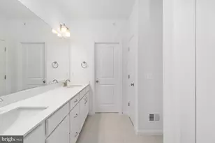 2546 Neabsco Common Pl, Woodbridge, VA 22191 - Photo 27