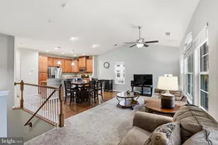 7469 Brunson Cir, Gainesville, VA 20155 - Photo 3