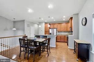 7469 Brunson Cir, Gainesville, VA 20155 - Photo 9