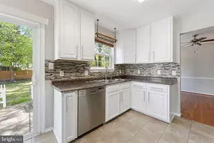 14177 Rockinghorse Dr, Woodbridge, VA 22193 - Photo 11