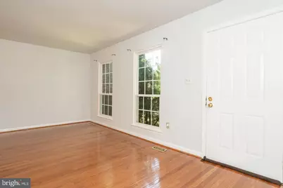 4683 Joanna Ct, Woodbridge, VA 22193 - Photo 5