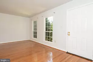 4683 Joanna Ct, Woodbridge, VA 22193 - Photo 5