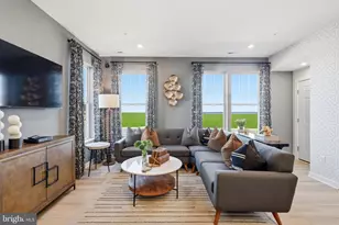 17644 Hawkins Ln, Dumfries, VA 22026 - Photo 11