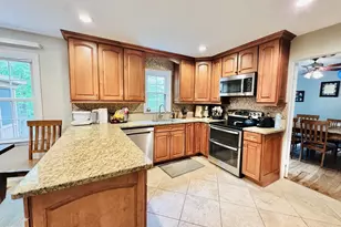 12525 Hedges Run Dr, Woodbridge, VA 22192 - Photo 13