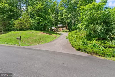 4560 Lynn Forest Drive, Gainesville, VA 20155 - Photo 5