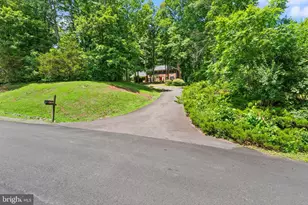 4560 Lynn Forest Dr, Gainesville, VA 20155 - Photo 5