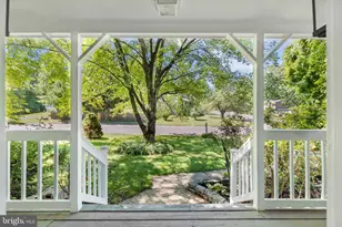 5544 Spangler Ln, Woodbridge, VA 22193 - Photo 3
