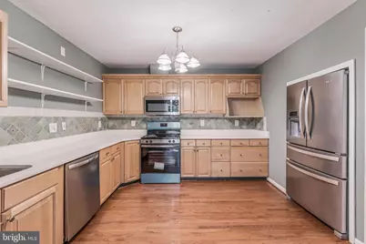 15045 Holleyside Drive, Dumfries, VA 22025 - Photo 11