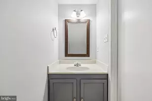 2856 Burgundy Pl, Woodbridge, VA 22192 - Photo 7
