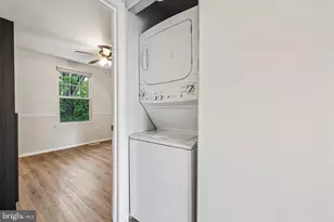 2856 Burgundy Pl, Woodbridge, VA 22192 - Photo 17