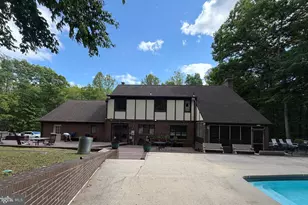 4896 Occoquan Club Dr, Woodbridge, VA 22192 - Photo 11