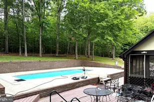 4896 Occoquan Club Dr, Woodbridge, VA 22192 - Photo 13