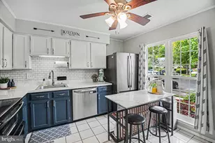 2868 Burgundy Pl, Woodbridge, VA 22192 - Photo 11