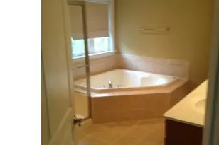 3650 Thomasson Crossing Dr, Triangle, VA 22172 - Photo 3