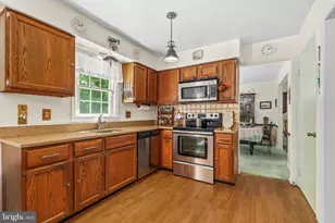11613 Brookway Ct, Woodbridge, VA 22192 - Photo 15