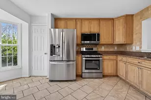 9000 Falcon Glen Ct, Bristow, VA 20136 - Photo 17