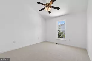 9000 Falcon Glen Ct, Bristow, VA 20136 - Photo 33