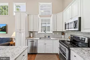 12028 Rutherglen Pl, Bristow, VA 20136 - Photo 9