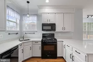 12028 Tango Ln, Woodbridge, VA 22193 - Photo 13