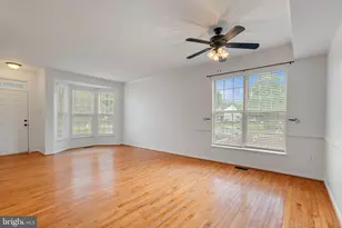 12028 Tango Ln, Woodbridge, VA 22193 - Photo 9