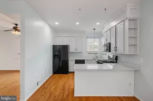 12028 Tango Ln, Woodbridge, VA 22193 - Photo 11