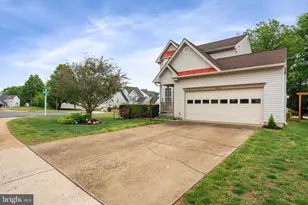 12028 Tango Ln, Woodbridge, VA 22193 - Photo 3