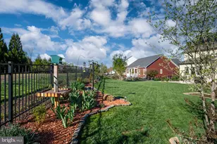 2505 Sweet Clover Ct, Dumfries, VA 22026 - Photo 7