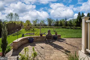 2505 Sweet Clover Ct, Dumfries, VA 22026 - Photo 3