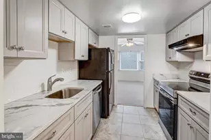11337 Cromwell Ct, Woodbridge, VA 22192 - Photo 5
