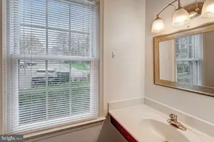 11337 Cromwell Ct, Woodbridge, VA 22192 - Photo 7