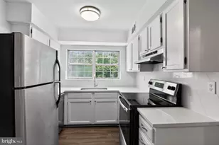 12227 Stevenson Ct, Woodbridge, VA 22192 - Photo 15