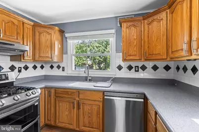 7596 Amherst Drive, Manassas, VA 20111 - Photo 9