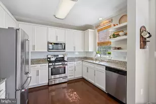 4933 Breeze Way, Dumfries, VA 22025 - Photo 11