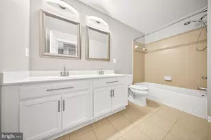 15825 John Diskin Cir, Woodbridge, VA 22191 - Photo 5