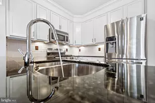 15825 John Diskin Cir, Woodbridge, VA 22191 - Photo 27