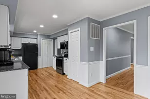 16048 Fairway Dr, Dumfries, VA 22025 - Photo 9