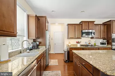 5657 Liberty Manor Circle, Woodbridge, VA 22193 - Photo 27