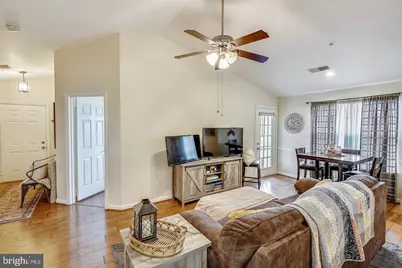 11002 Koman Circle #301, Manassas, VA 20109 - Photo 7