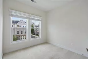 6703 Upland Mnr Dr, Gainesville, VA 20155 - Photo 15