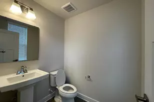 7821 Cove Point Dr, Manassas, VA 20109 - Photo 3