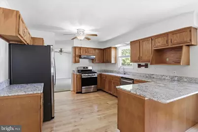 18507 Amidon Avenue, Triangle, VA 22172 - Photo 9